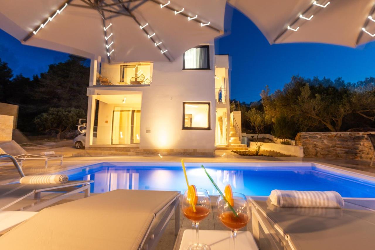 Luxury Apartments Mauro With Heated Pool Božava Exterior foto