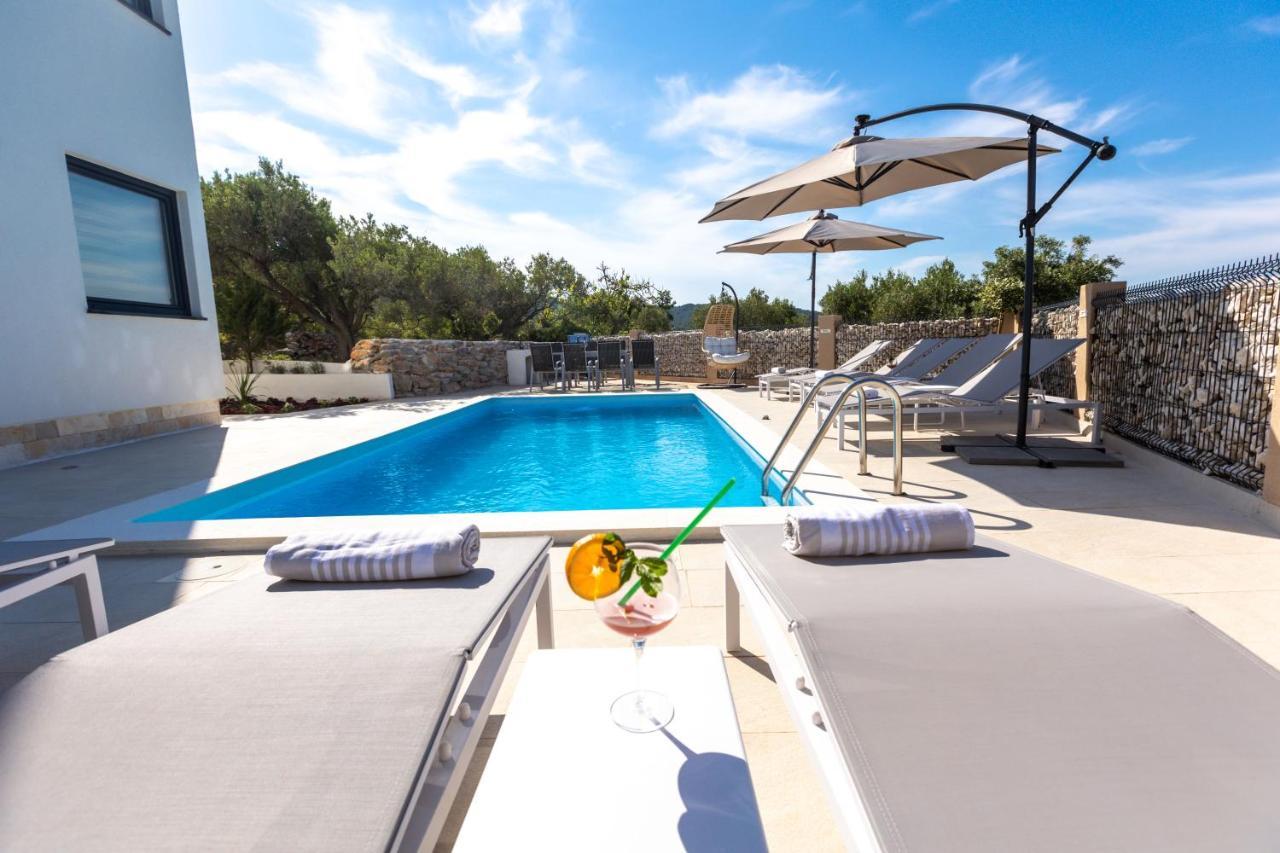Luxury Apartments Mauro With Heated Pool Božava Exterior foto