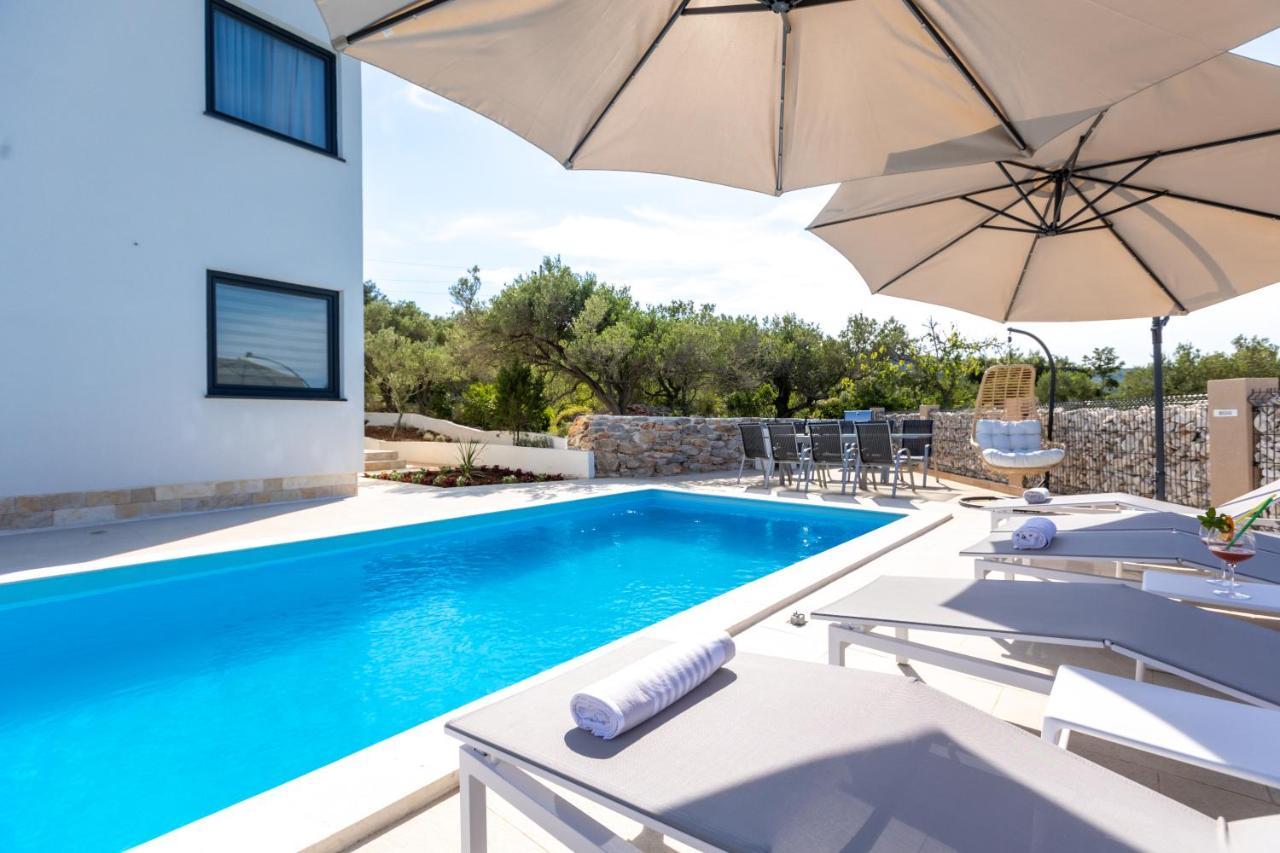 Luxury Apartments Mauro With Heated Pool Božava Exterior foto