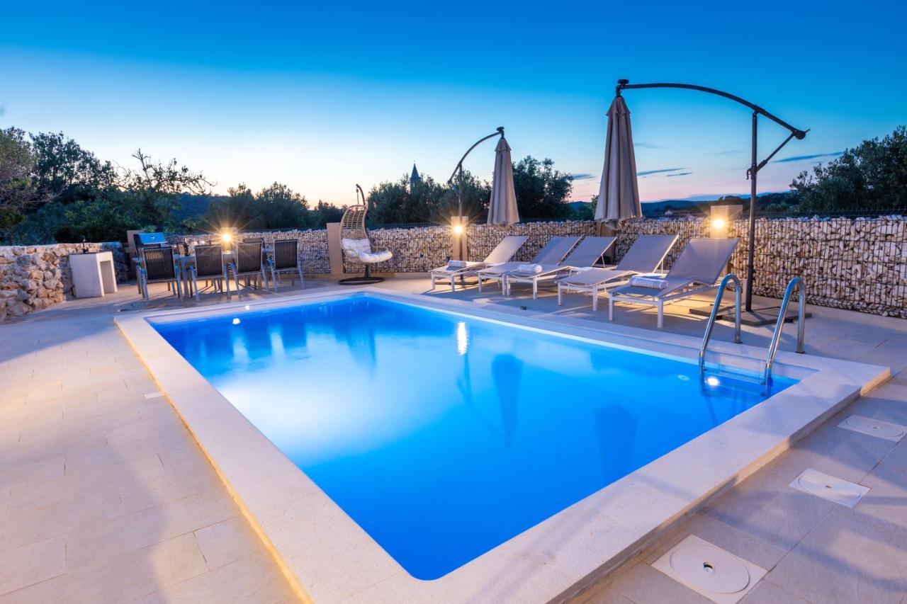 Luxury Apartments Mauro With Heated Pool Božava Exterior foto