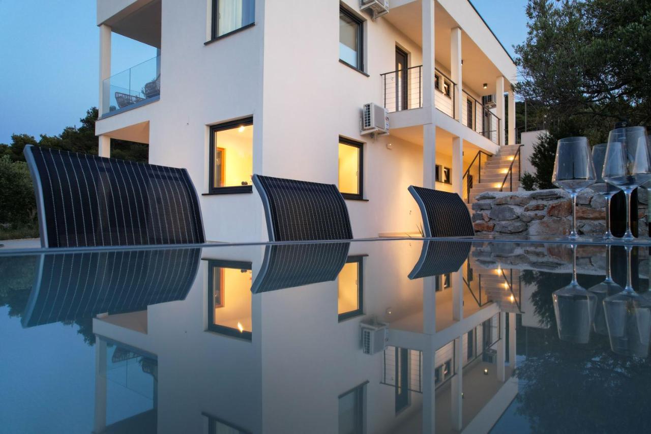 Luxury Apartments Mauro With Heated Pool Božava Exterior foto